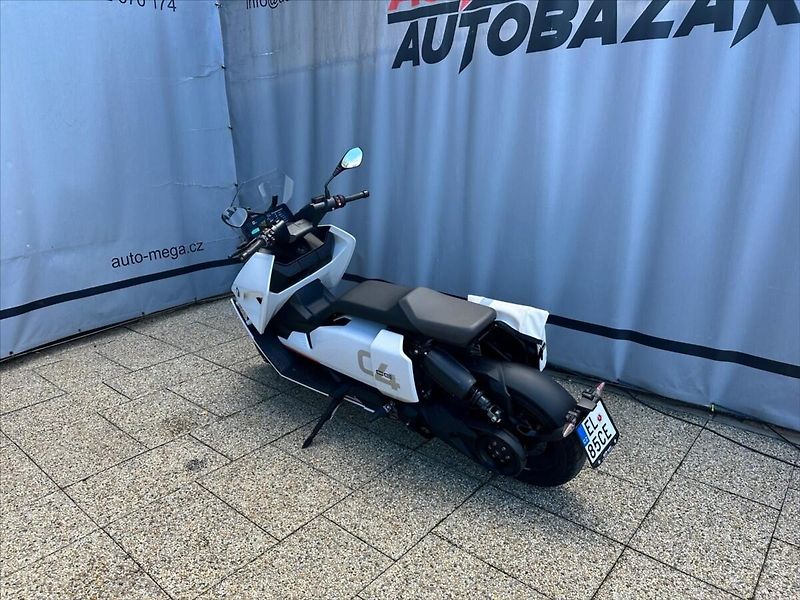 BMW CE 04 - fotka 13 z 26