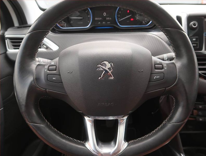 Peugeot 2008 (2014) 1.6 VTi, Serv.kniha, Navi - fotka 17 z 19
