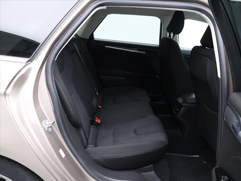Ford Mondeo 2.0 TDCI 110kW Titanium Navi - fotka 13 z 30