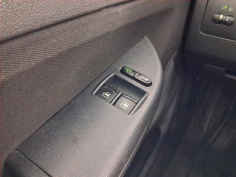 Škoda Fabia (2005) Sportline 1.4 16V, po STK - fotka 15 z 15