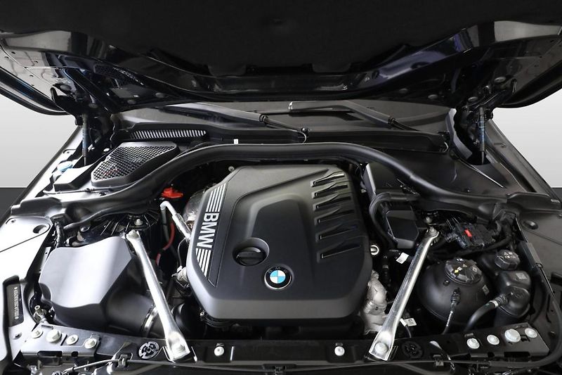 BMW Řada 5 540d xDrive Touring - fotka 12 z 35