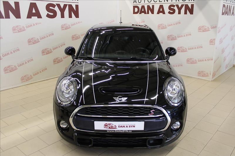 Mini Cooper S 2,0 141 kW JCW 1.majitel - fotka 2 z 31