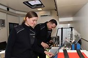 Nahlédli jsme do ojedinělého pomocníka Celní správy - pojízdné laboratoře.