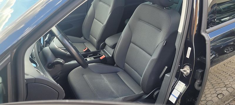 Volkswagen Golf (2014) 1,2TSi 77kW benzín DSG Comfort - fotka 9 z 38