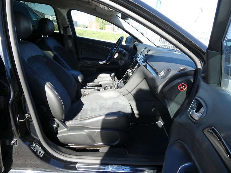 Ford Mondeo 2,2 TDCi NAVI, závěs, TITANIUM - fotka 21 z 39