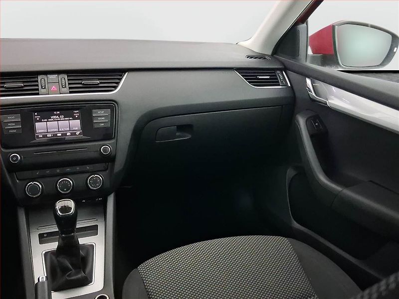 Škoda Octavia (2015) Ambition 1.6 TDI - fotka 8 z 15