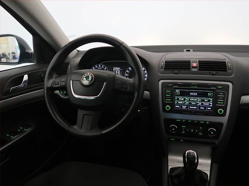 Škoda Octavia (2011) 1.6 TDI 4x4, 4X4, Tempomat - fotka 7 z 14