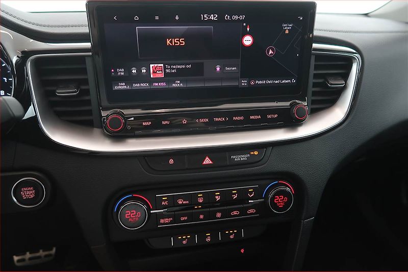 Kia Ceed (2025) 1.6 GDI plug-in - fotka 12 z 21