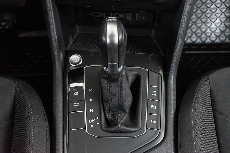 Volkswagen Tiguan 1.5 TSI DSG*VIRTUAL*KAMERA*ACC - fotka 22 z 44