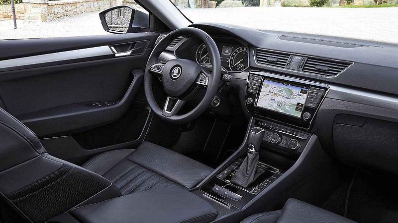 Škoda Superb.