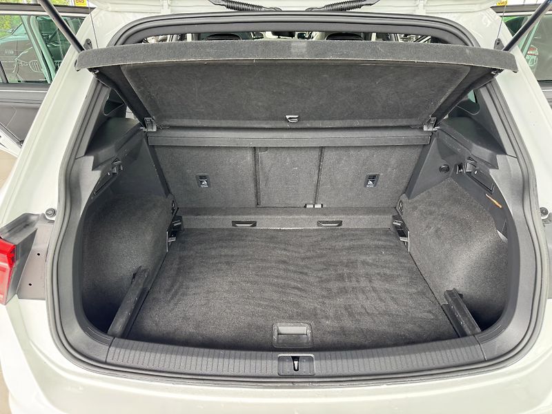 Volkswagen Tiguan 1,5TSI DSG*R-LINE*REZERVACE! - fotka 30 z 32