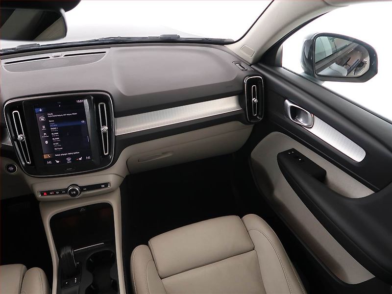 Volvo XC40 (2018) D4 AWD - fotka 8 z 24