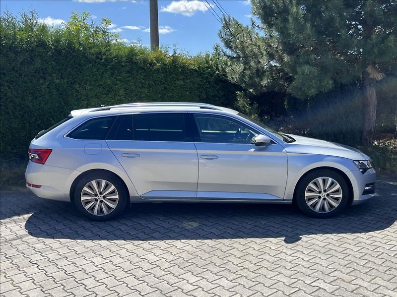 Škoda Superb 2,0 TDI DSG Premium Edition - fotka 6 z 42