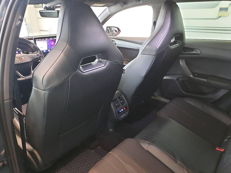 Cupra Leon (2023) SP 1.5 TSI (110kW/150k) DSG - fotka 8 z 35