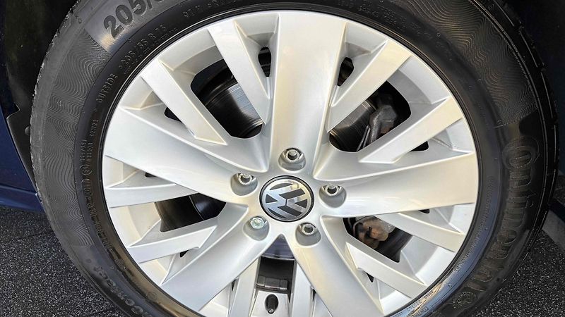 Volkswagen Jetta (2014) 1.4TSi*90kW*65tkm*NAVI*8xALU - fotka 7 z 9