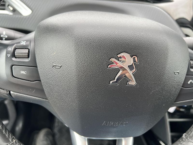 Peugeot 2008 1.2i KAMERA PŮVOD ČR 1.MAJ. - fotka 15 z 44