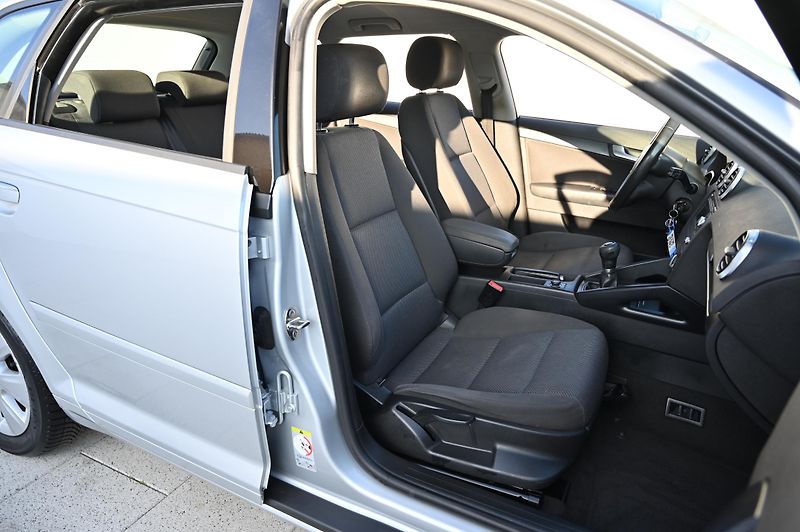Audi A3 1.4TFSI 92KW Rezervace 6/2011 - fotka 23 z 31