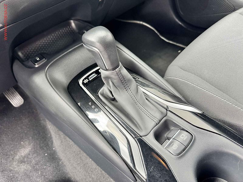 Toyota Corolla (2022) 2.0i, 2.maj,ČR, Comfort, AT - fotka 14 z 16