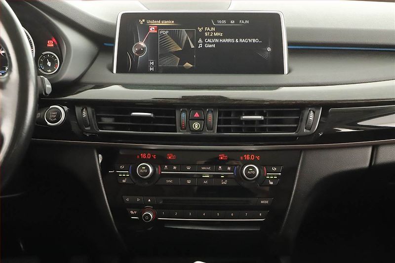 BMW X5 (2015) xDrive30d - fotka 9 z 21