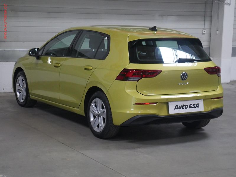 Volkswagen Golf (2020) 1.5TSi, LED, navi - fotka 6 z 15