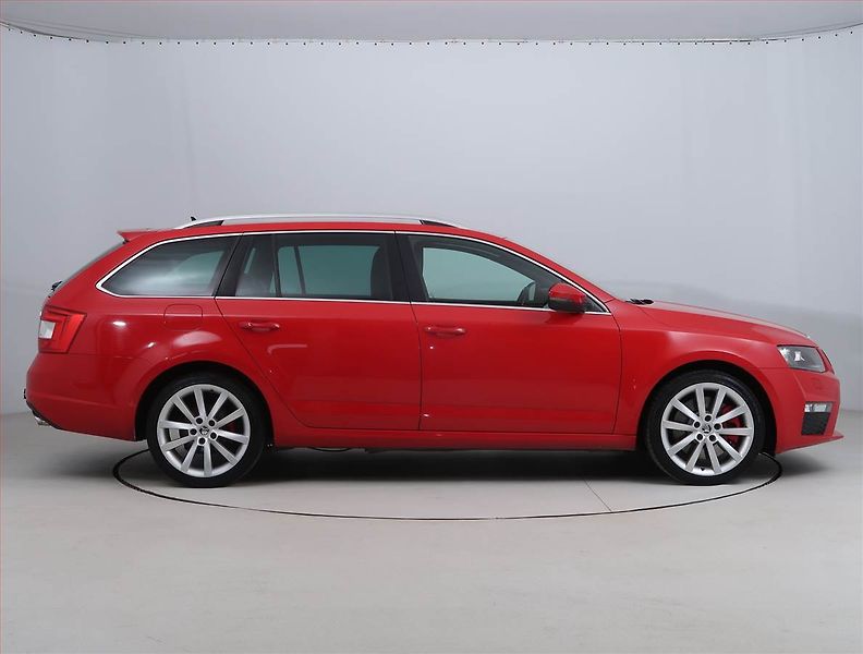 Škoda Octavia (2015) 2.0 TDI, Kůže, Navi, Bi-Xenony - fotka 6 z 19