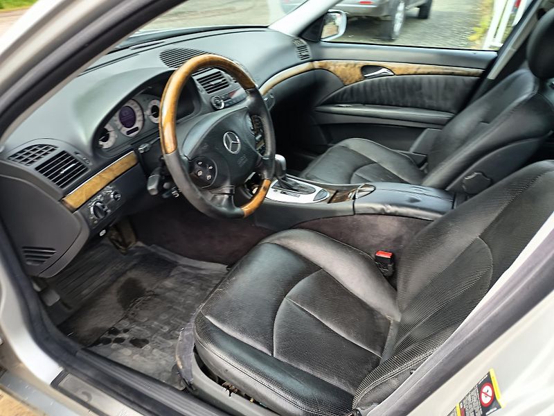 Mercedes-Benz Třídy E (2004) 3.2 165kw - fotka 22 z 40