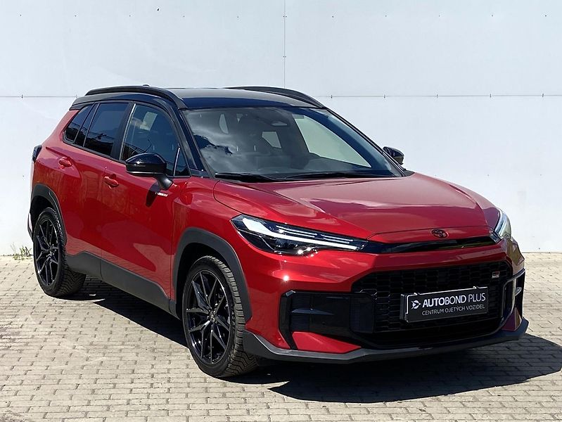 Toyota Corolla Cross 2.0 HSD e-CVT GR-Sport - fotka 6 z 22