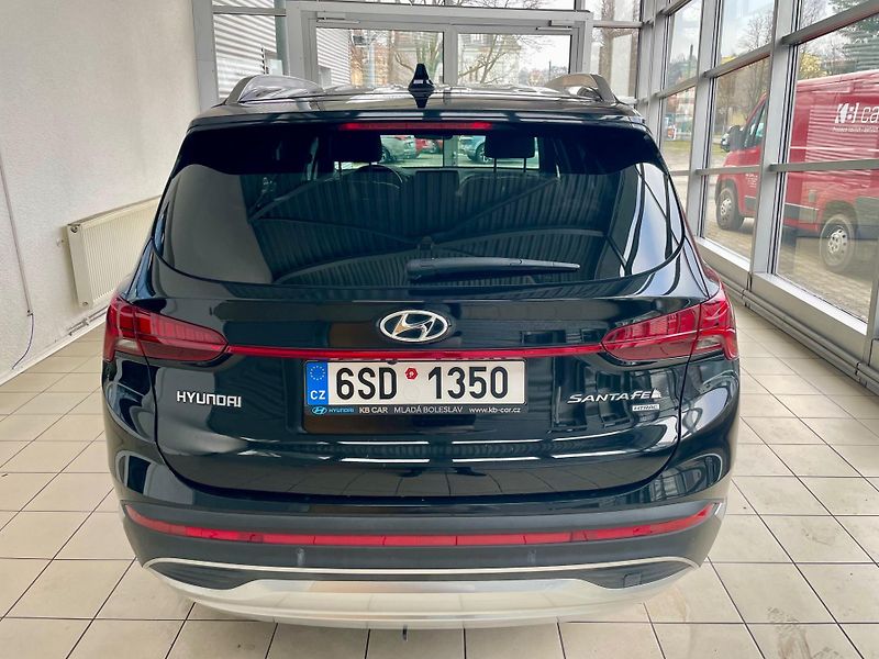 Hyundai Santa Fe (2024) 2.2CRDi 142kW Style 4x4 DCT - fotka 3 z 22