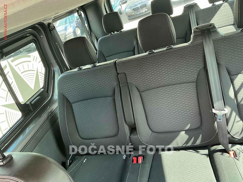 Opel Vivaro (2015) 1.6CDTi 8míst, navi, AC - fotka 10 z 10