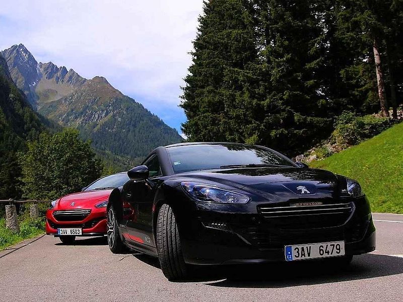 Grimsel Pass, v pozadí parádní Furka Pass