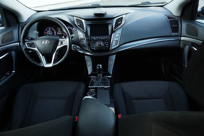 Hyundai i40 (2012) 1.7 CRDi AUTOMAT - fotka 10 z 17