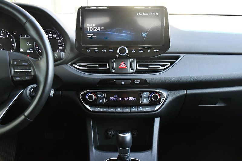 Hyundai i30 1,0T-GDi FAMILY SMART DCT ČR  - fotka 23 z 48
