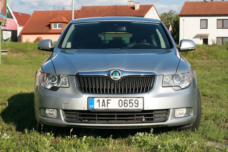 Škoda Superb (2009) ČRbezkorozeEleganceDSG - fotka 2 z 20
