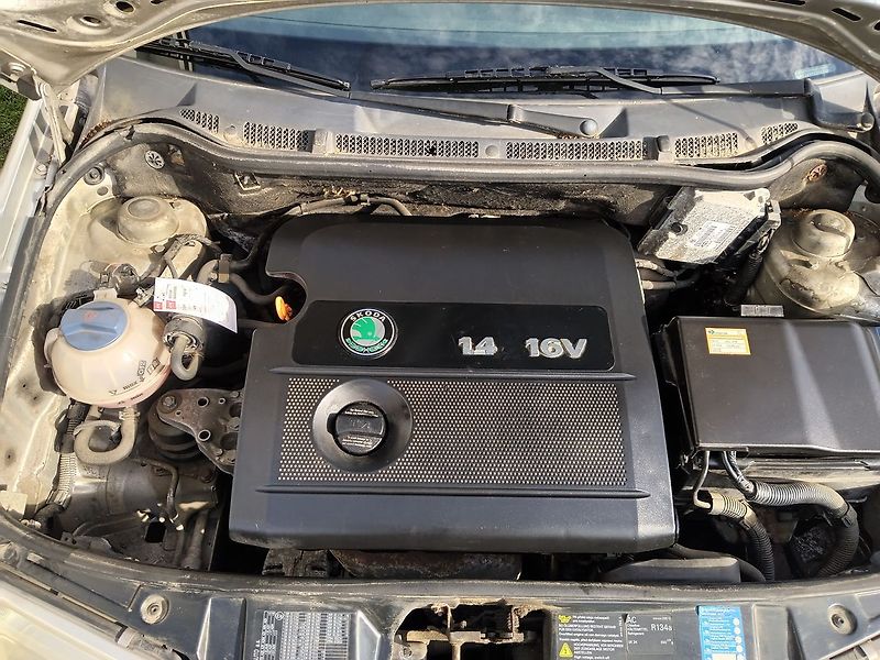 Škoda Fabia (2003) 1.4 16V Comfort Combi - fotka 16 z 20