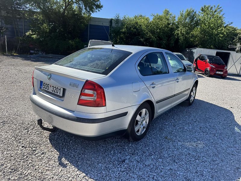 Škoda Octavia (2004) II, 1.6MPi,rezervace - fotka 4 z 32