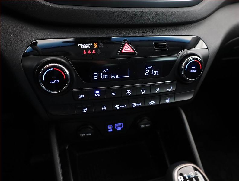 Hyundai Tucson (2018) 1.6 T-GDI, Serv.kniha, Navi - fotka 10 z 16