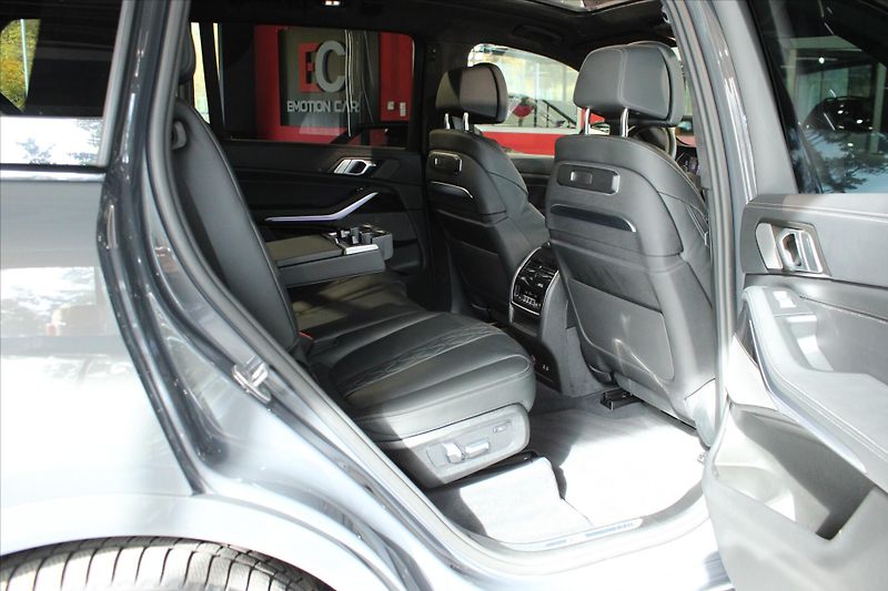 BMW X7 xDrive40d M Sport DAProf/ExDrP - fotka 32 z 43