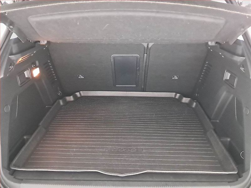 Peugeot 3008 (2018) 1.2 PureTech, Serv.kniha, Kůže - fotka 14 z 17