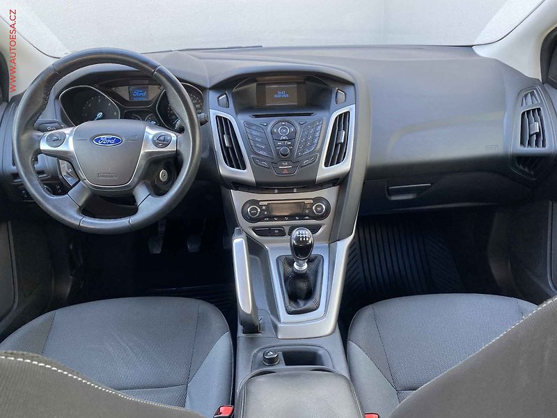 Ford Focus (2013) 1.6 TDCI, ČR, servis.kniha - fotka 8 z 16