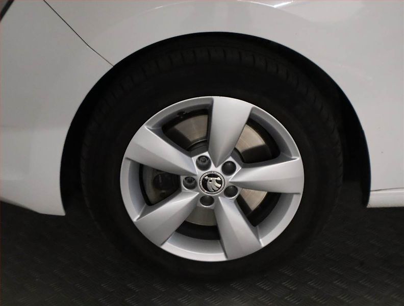 Škoda Rapid (2015) Spaceback 1.6 TDI, Automat - fotka 14 z 17