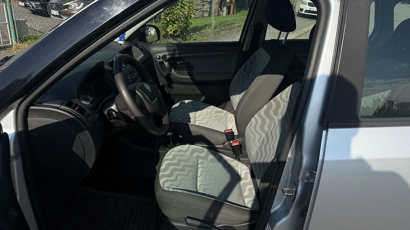 Škoda Fabia (2011) 1.6TDI 66KW KLIMA - fotka 12 z 18