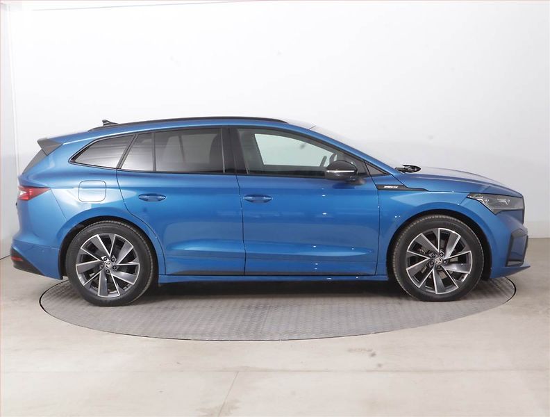 Škoda Enyaq (2023) Sportline iV 60 (62 kWh) - fotka 6 z 17