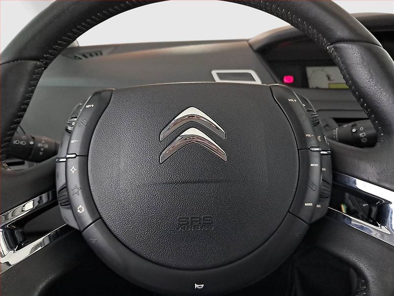 Citroën C4 Picasso (2011) 1.6 HDi, 7 míst, ČR,1.maj - fotka 16 z 20