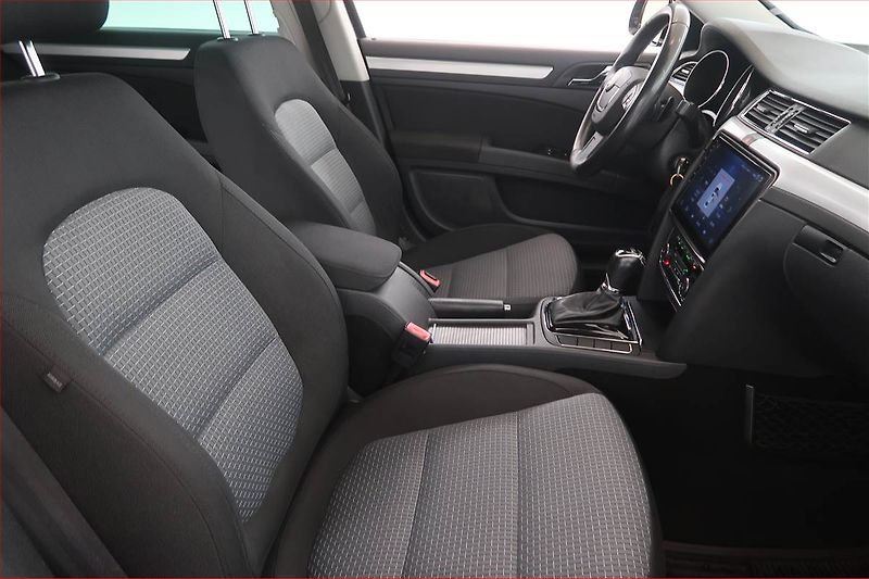 Škoda Superb (2013) Comfort 2.0 TDI, Automat - fotka 9 z 18