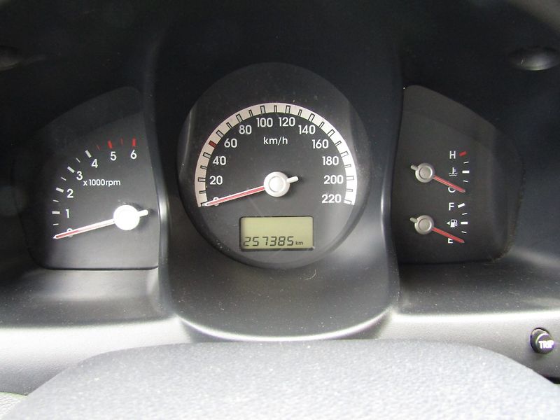Kia Sportage (2005) 2.0 CRDI 83kW - fotka 27 z 35