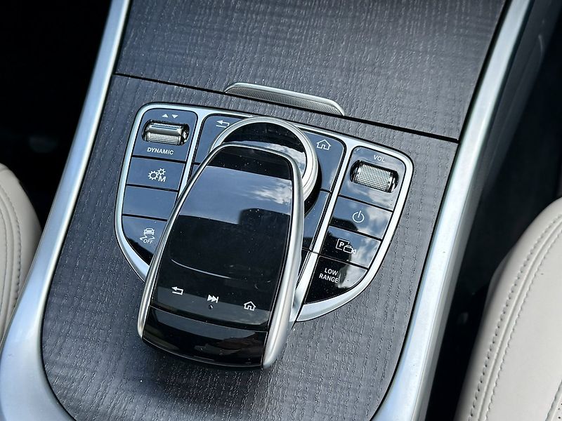 Mercedes-Benz Třídy G (2019) 500 - fotka 21 z 50
