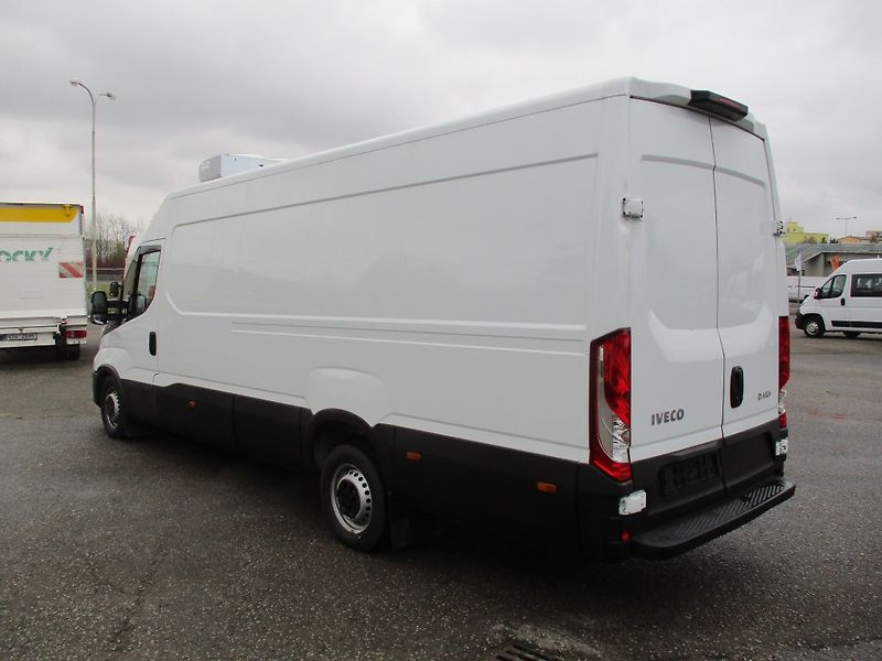 Iveco Daily 35S16, chladící Zanotti Z380 + - fotka 9 z 21