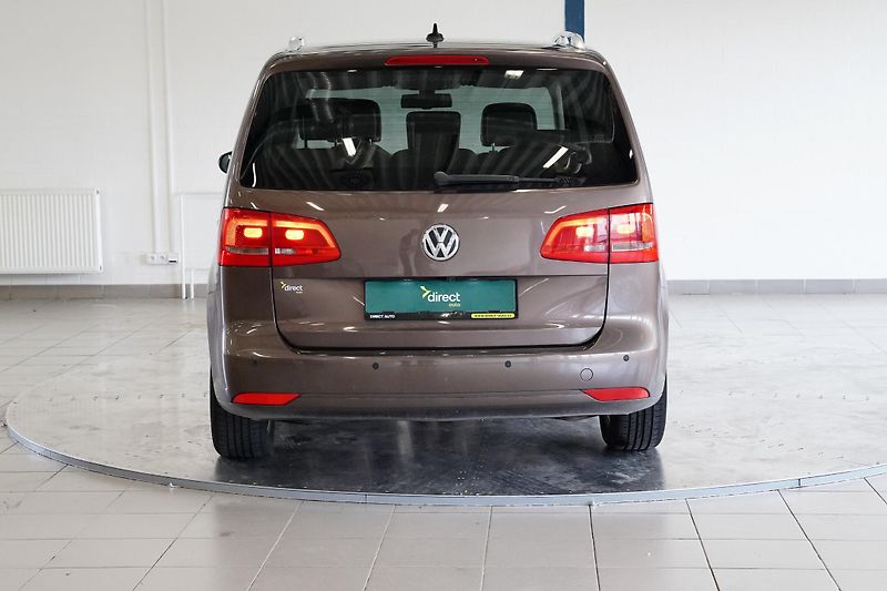 Volkswagen Touran - fotka 6 z 25