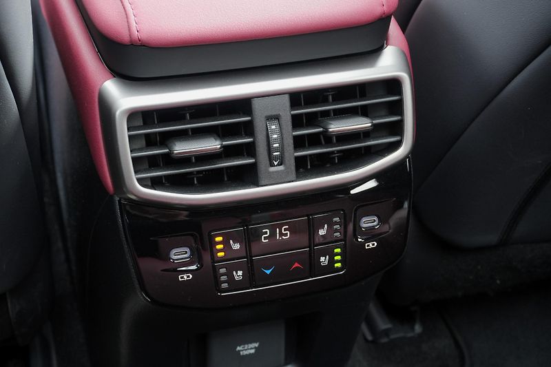 Lexus RX 500h F-SPORT + ,Panorama, DPH - fotka 35 z 44
