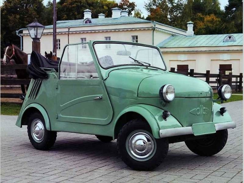 SMZ S-3A poháněl slabý dvoutaktní motor z motocyklu.